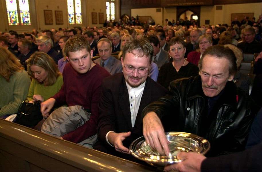 25 years later, 600 mourn Edmund Fitzgerald victims The Blade
