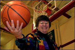 Karen Lammon Moden joined the Arkansas Travelers women's basketball team and toured the country, seldom losing.