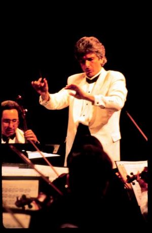 Peter Oundjian will lead the Toledo Symphony this weekend.