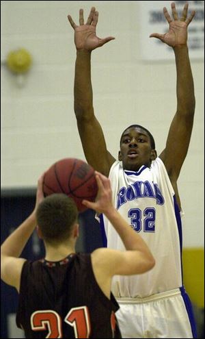 O.J. Mayo (6-5, 185) lives in South Point, Ohio, but plays at Rose Hill Christian School in Ashland, Ky., a state that allows junior high players to play on the varsity.