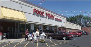 Supermarket at McCord and Angola roads is among 24 remaining in Food Town chain whose future is uncertain.