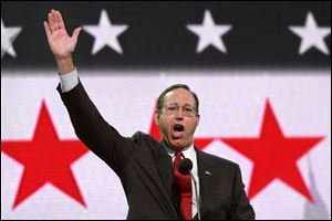Ohio Gov. Bob Taft rallies Buckeye State delegates. He is chairman of the Republican Governors Association.