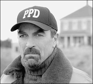 Tom Sellect plays Jesse Stone in the CBS movie Stone Cold, based on a book by Robert B. Parker.
