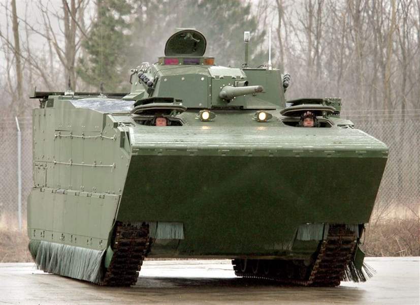 Amphibious-military-vehicle-in-prototype-trials-in-Lima