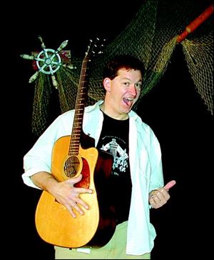 Ray Fogg, one of three artists
set to perform tomorrow,
mixes music and comedy.
