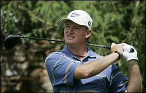 Ernie Els practices for the Masters, confident he can do well at Augusta National again. He has five straight top-six finishes.
