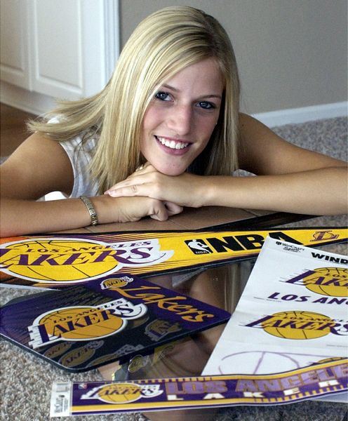 How much does a Laker Girl earn?