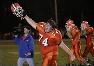 Senior tackle Craig Methvin and the Cougars are tied for fi rst in the NLL.
