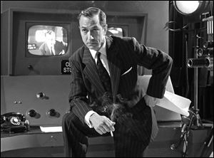 David Straithairn stars as CBS newsman Edward R. Murrow, who worked to find evidence to bring down Sen. Joseph McCarthy.