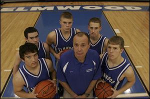Royals have 4 starters back from 18-6 team Elmwood coach Doug Reynolds is surrounded by talent, including, from left, Ryan Rothenbuhler, Brian Barndt, Dustin Reynolds, Andrew Marsh and Al Tyson.