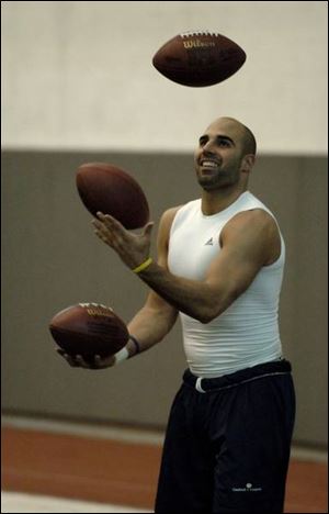 Bruce Gradkowski was able to juggle the demands placed on him as the quarterback at the University of Toledo.