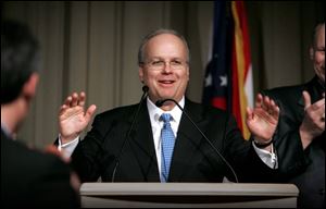 Karl Rove thanks the crowd for the warm welcome at the Republican dinner in Bowling Green.