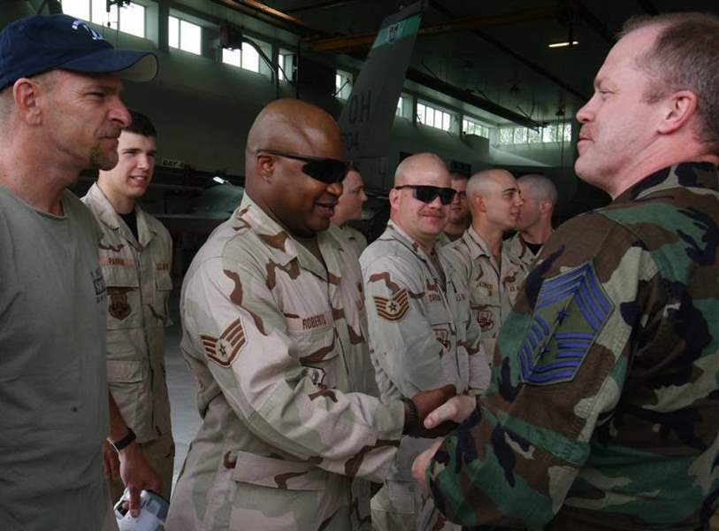 11-Ohio-guardsmen-home-after-6-months-duty-in-Iraq-unit-s-deployment-ends-at-home-base-2