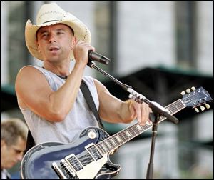 Kenny Chesney may pick up another Entertainer of the Year award.