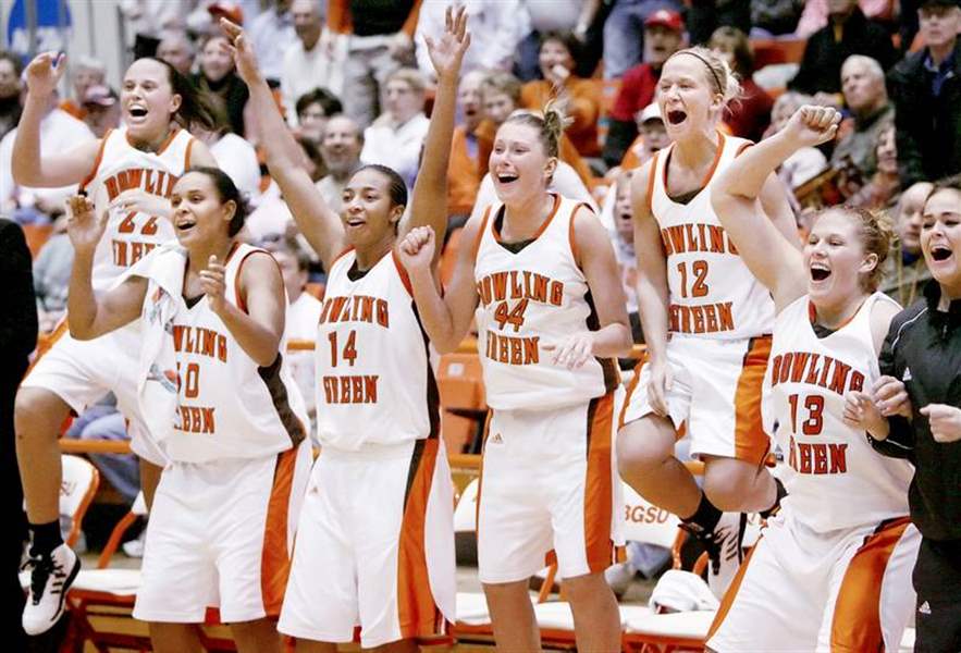 Falcons-fly-high-as-BG-blasts-Indiana-at-Anderson