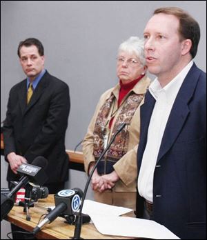 Ron Unnerstall, manager of BP s Toledo refinery, speaks to the media about the safety report. With him, from left, are Oregon city Administrator Ken Filipiak and Mayor Marge Brown.
