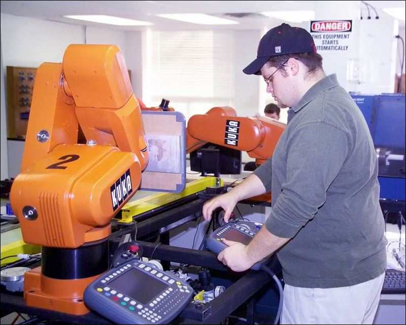  - Ohio-Northern-gets-a-hand-up-from-robot-firm