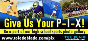 <br>
READERS: Don't let us shoot all the photos. Send us <a href=http://www.toledoblade.com/apps/pbcs.dll/article?AID=/20061220/SPORTS06/312200004><b>your prep pix</b></a> for our toledoblade.com prep sports photo gallery.
<br>
<b>SLIDESHOWS</b>
<br>
  View <a href=http://www.toledoblade.com/assets/slideshows/0126/262007.html><b>Week 4</b></a>. (Libby-Scott, Waite-St.Ursula, Perrysburg-Bowling Green)
<br>
  View <a href=http://www.toledoblade.com/assets/slideshows/0119/192007.html><b>Week 3</b></a> (Libby-St. John's, St. Francis-Start, Anthony Wayne-Perrysburg)
<br>
  View <a href=http://www.toledoblade.com/assets/slideshows/0112/122007.html><b>Week 2</b></a> (Libby-Start, Southview-Perrysburg, Swanton-Wauseon)
<br>
  View <a href=http://www.toledoblade.com/assets/slideshows/0105/52007.html><b>Week 1</b></a> (CC-Whitmer, Start-Clay, Southview-Springfield)

