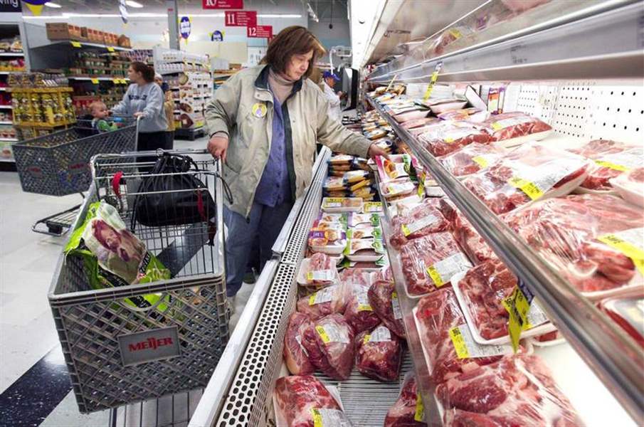 Wal-Mart-takes-bigger-bite-out-of-Kroger-s-local-market-share