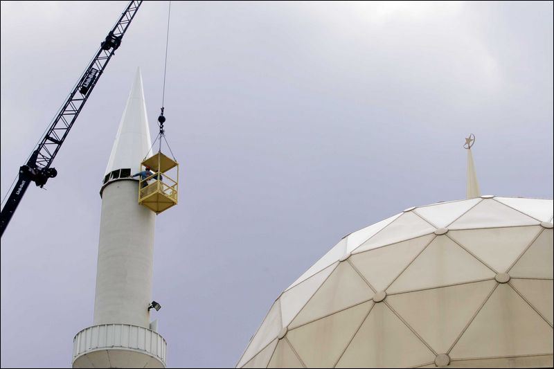 SPIRE REPLACED AT PERRYSBURG TOWNSHIP MOSQUE Toledo Blade
