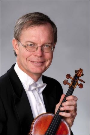 Concertmaster Kirk Toth will
solo and assist delivery of the
program Saturday night.