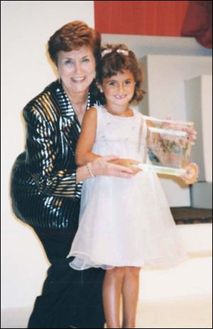 Margaret O'Brien with Alyson Stoner, one of her students. Stoner went on to become an actress, starring in the film <i>Cheaper by the Dozen.</i>