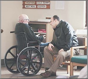 Tony (James Gandolfini) visited Uncle Junior (Dominic Chianese)
in a nursing home in the finale.
