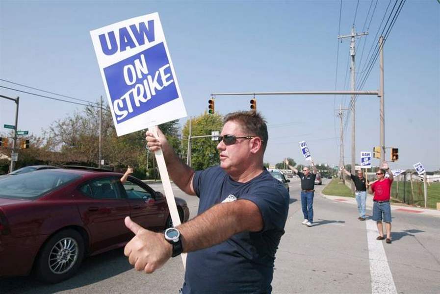 UAW-strikes-at-GM-plants-idles-1-850-Toledo-workers