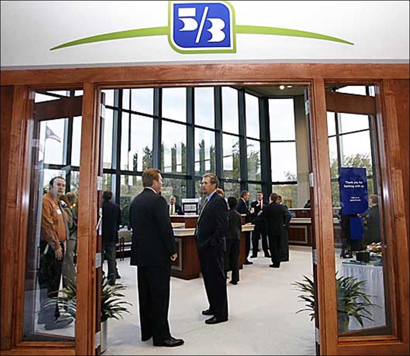 FIFTH THIRD BANK OPENS BANKING CENTER AT ONE SEAGATE Toledo Blade
