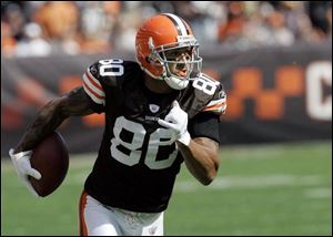 The Browns  Kellen Winslow tries saying all the right things about the Dolphins, their next opponent.  