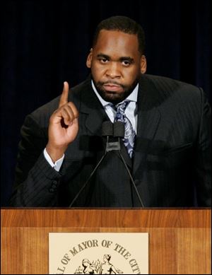 Mayor Kwame Kilpatrick speaks of a 'transformed Detroit,' then discusses threats to himself and his family.