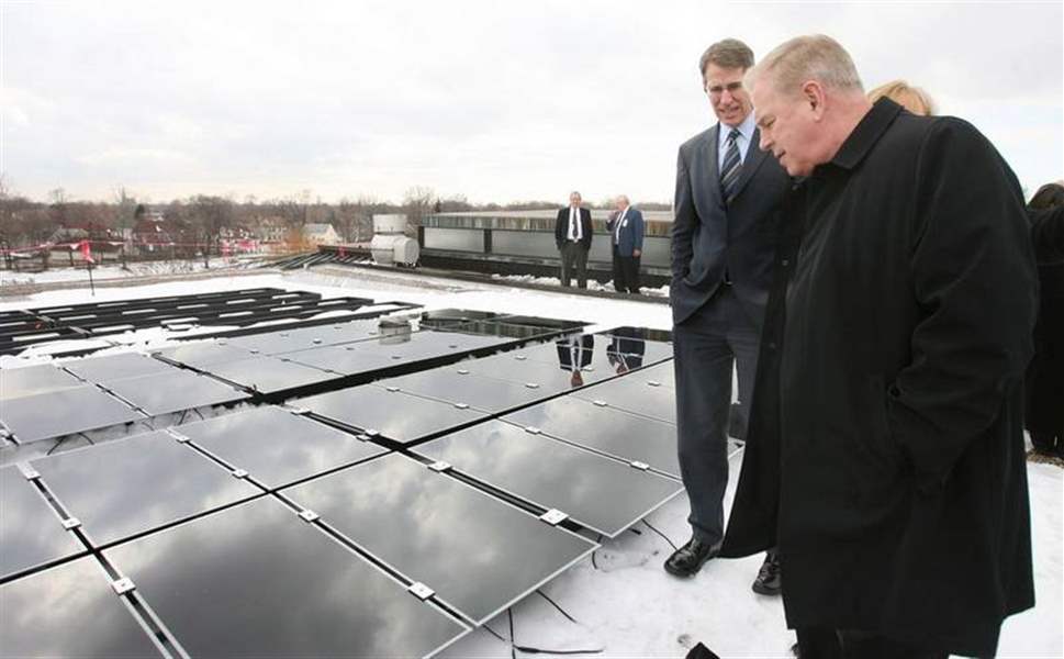 Art-museum-turns-sunny-side-up-Strickland-visits-to-examine-installation-of-solar-panels