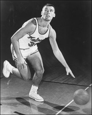 Firing up a remarkably accurate left-handed jump shot, Howard Komives led the nation in scoring in 1964, averaging 36.7 points per game for all games, and he led the MAC with a 35.6 average in league contests. Those 