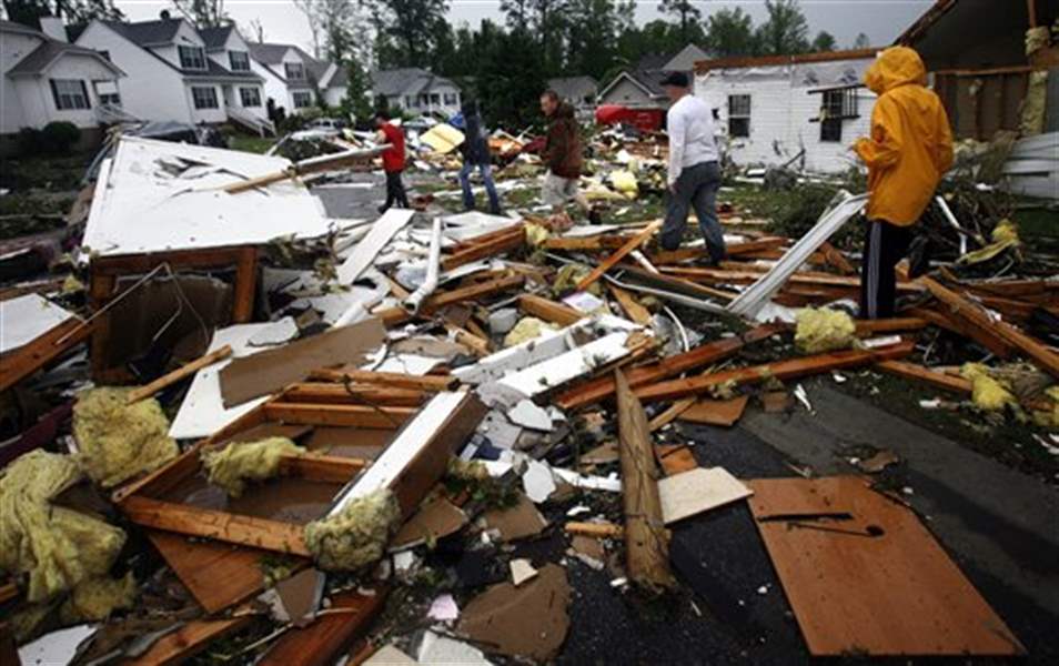 3-tornadoes-rip-through-Va-hundreds-of-people-hurt-2