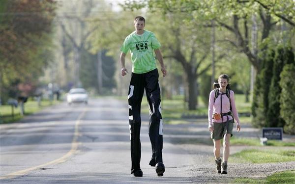 Michigan-man-tackles-tall-task-on-stilts-3.jpg