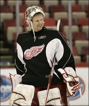 Detroit goaltender Chris Osgood, who has allowed only seven goals in the Red Wings' seven- game winning streak, is two victories shy of the franchise record for career playoff wins (47).