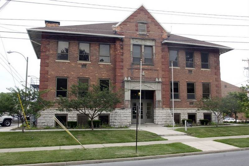 Bowling Green eyes old junior high for offices The Blade