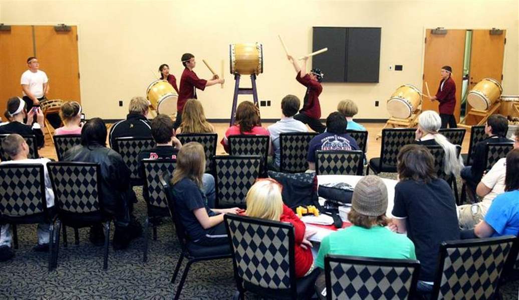 JAPANESE-DRUMMING-COMES-TO-BEDFORD