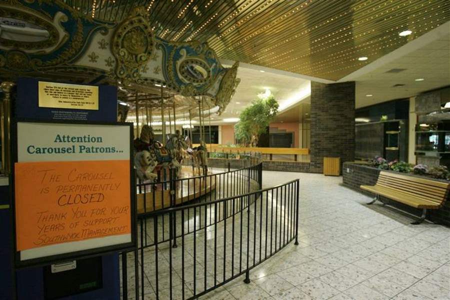 Curtain closes on longtroubled southToledo mall The Blade