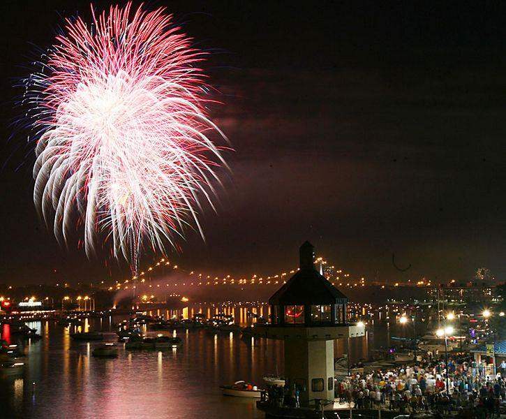 Toledo-fireworks-show-caps-opening-day-of-festival