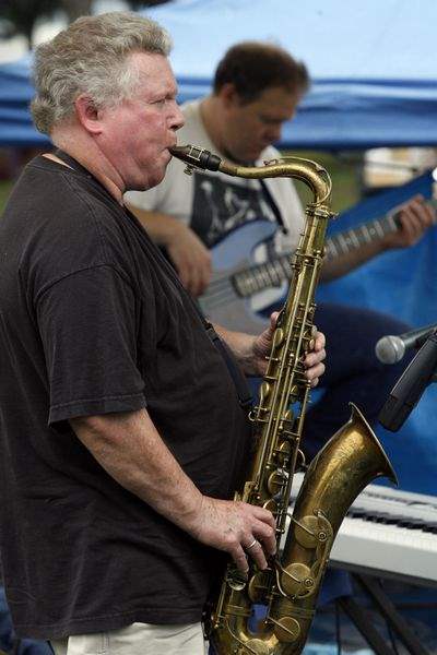 Sky-gray-but-mood-lively-at-Toledo-Blues-Festival