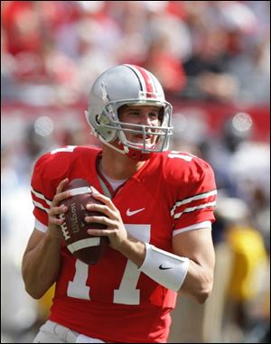 Ohio State s sixth-year senior Todd Boeckman completed 191 of 299 passes last year for 2,379 yards and 25 touchdowns.