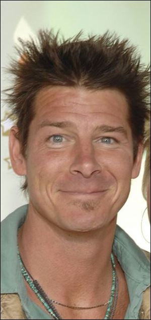 Ty Pennington 
<br>
<img src=http://www.toledoblade.com/assets/gif/weblink_icon.gif> <font color=red> <b>THIN SLICES</font color=red></b>: <a href=