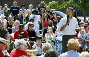 Democratic presidential nominee Barack Obama tells the crowd in Monroe: 'I am a labor guy.' (THE BLADE/JEREMY WADSWORTH)
<br>
<img src=http://www.toledoblade.com/graphics/icons/photo.gif> <font color=red><b>PHOTOS</font color=red></b>: <a href=