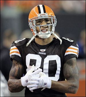 Browns tight end Kellen Winslow was suspended Tuesday after he criticized the team's handling of his staph infection.