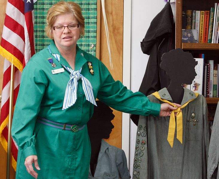 Girl Scout alumnae recall songs, pledges, campfires, and bloomers The