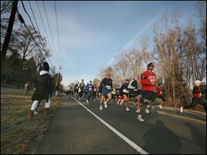 NBRall Turkeyrun04p  Lisa Dutton/ The Toledo Blade   Toledo,OH 11/27/2008  The Turkey 5K Run/Walk begins at 9 a.m. Nov.27 at St. James Club 7337 West Bancroft St, the first 800 entries will get a T-shirt. Proceeds go to Hospice of Northwest Ohio