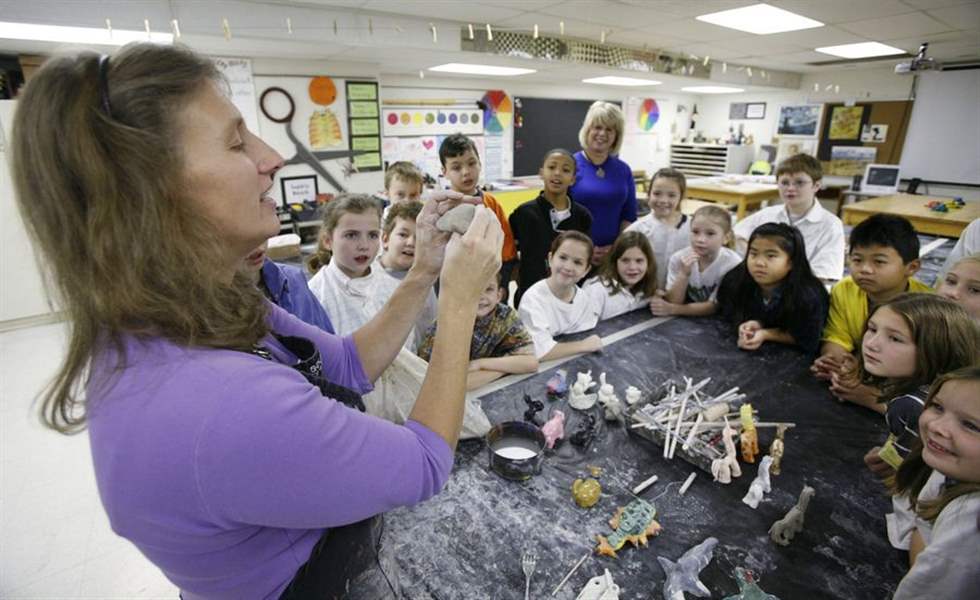 Program-lets-students-break-mold-on-thinking-about-books-artwork