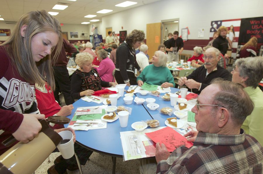 GENOA HIGH SCHOOL STUDENTS FETE SENIOR CITIZENS The Blade