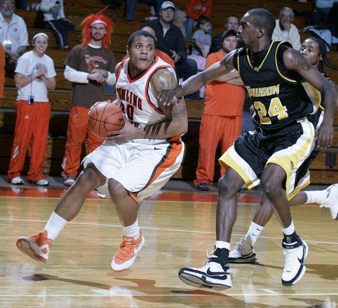 Bowling-Green-men-s-basketball-wins-at-home-struggles-on-road
